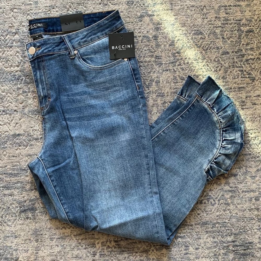 NWT Baccini Plus Size Cropped / Ankle Jeans with Cute Ruffled Hem - Size 16
